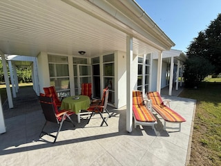 Terrasse nach hinten raus