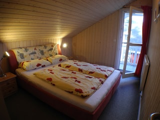 2. Schlafzimmer im Obergeschoss