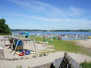 Zum Kinderfreundlichen Strand beim Campingplatz 600 m.