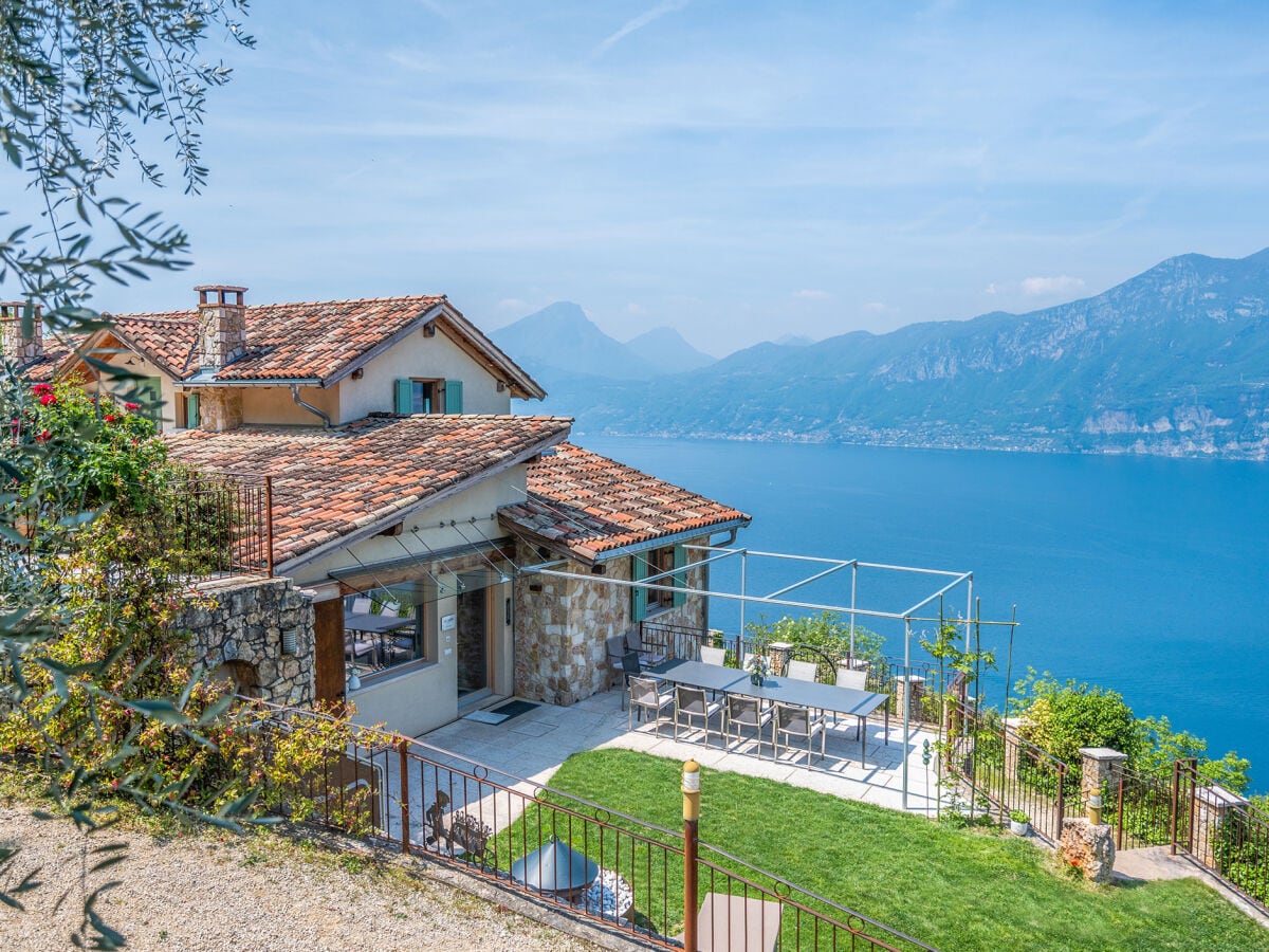 Traumhafter Ausblick über den Gardasee