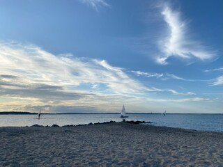 Segeln und Surfen auf der Ostsee