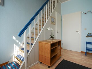 Steiltreppe zur Wohnung 1OG