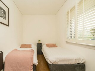 Schlafzimmer 2 mit 2 Einzellbetten