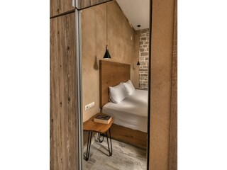 mirror - bed