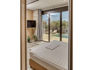 mirror - bed