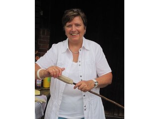 Dann gehts zum Stockbrotbacken