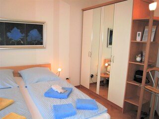 Blick ins Schlafzimmer