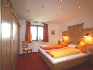 Schlafzimmer 2