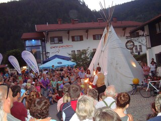 Straßenfest im Zentrum von Reit im Winkl