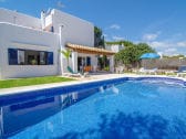 Holiday home with huge pool