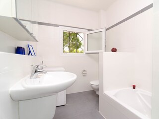 Badezimmer mit Badewann