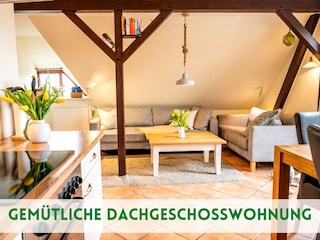 Wohn-/Essbereich mit Smart TV