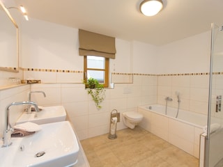 Badezimmer 1