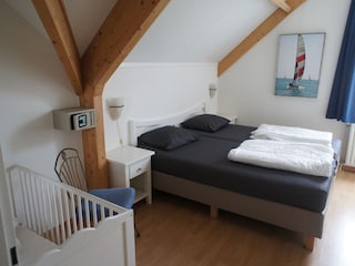 Schlafzimmer oben li. vorne