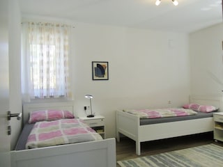 Schlafzimmer 2