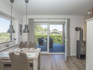 Esszimmer/Küche mit Terrasse