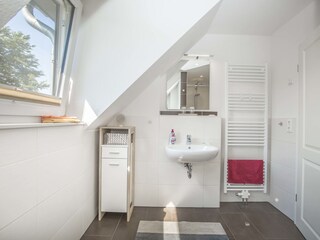 Duschbad  und WC im OG