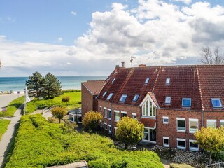 The appartment complex directly next to the beach