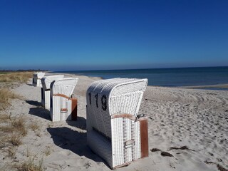 the fine sandy beach is only 40 m away from the flat