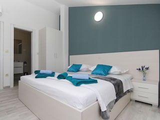 Das Schlafzimmer 1 mit Badezimmer