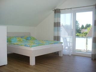 Doppelbett Schlafbereich 2