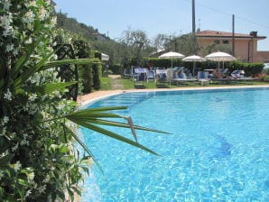 Holiday apartment Margherita Studio Delux am See mit Pool