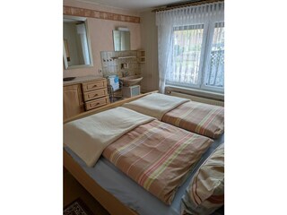Schlafzimmer 2