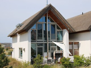 Terrasse mit Strandkorb