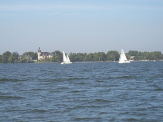 Blick auf Müritz und Schloss Klink