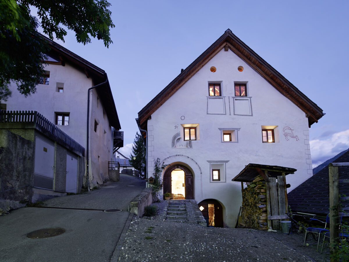 historische Engadiner Fassade Jhg. 1699