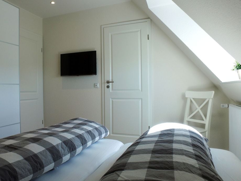 Ferienwohnung beachhouses chillbude, büsum nordsee firma ... Landhausschlafzimmer