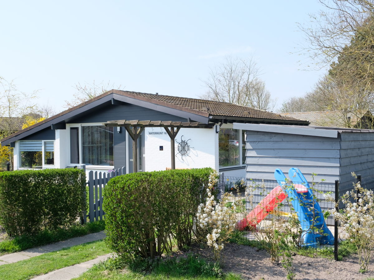 Bungalow Julianadorp Außenaufnahme 1