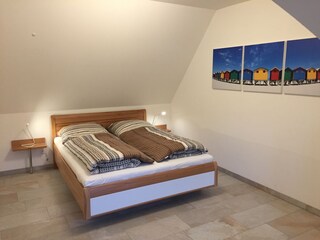 Schlafzimmer 2