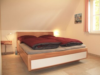 Schlafzimmer 1