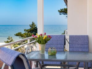 7 (Nixe) in der Villa Helene