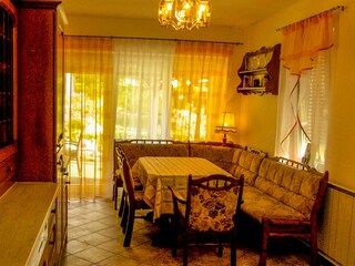 Dining area & exit to the terrace