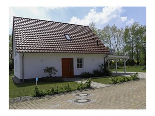 Hauseingang vom FH Clara