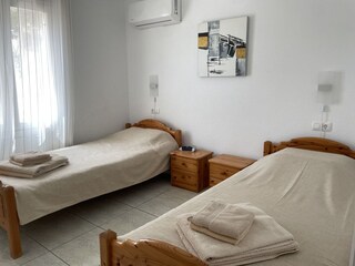 Schlafzimmer 2 Wohnung oben