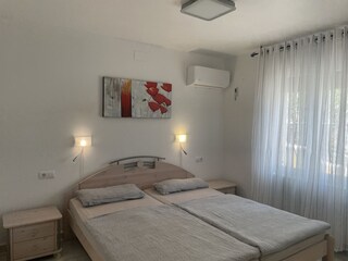 Schlafzimmer 1 Wohnung unten