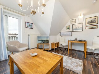 Blick zum Eßbereich im Wohnzimmer.