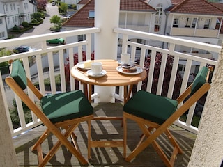 Ihr sonniger Balkon nach Westen.