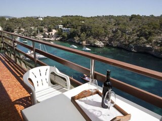Aussicht vom Balkon zum Meer - Hafen von Cala Figuera