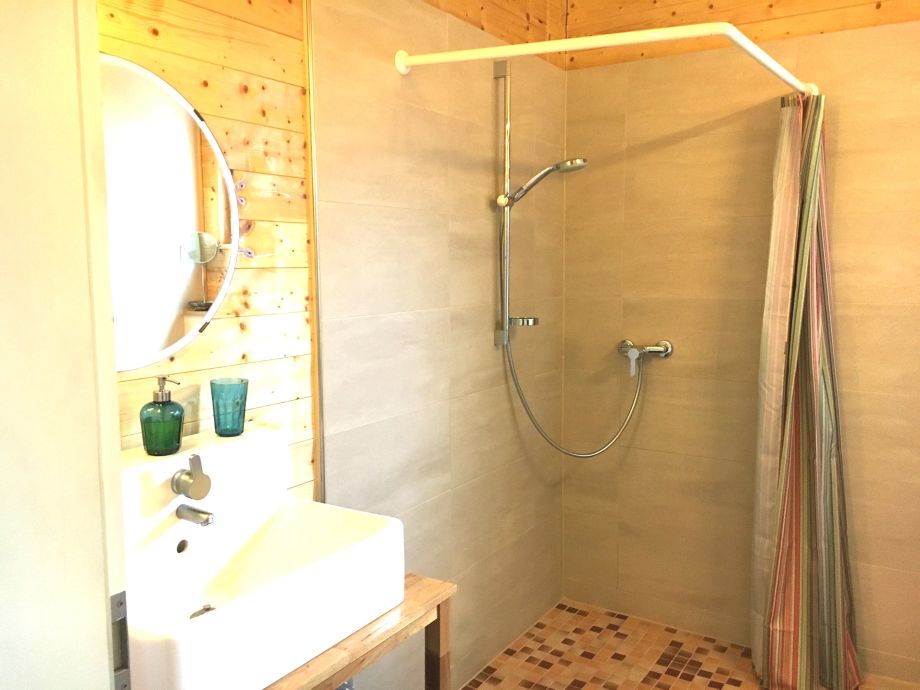 Ferienhaus heides hütte 7, eifel, waldsee rieden frau monica heide