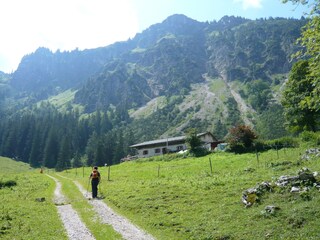 Bergwanderung auf eine Alm