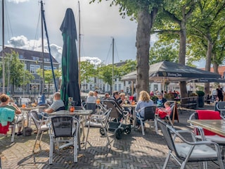 Marinapark Oude-Tonge - Verbundenes Inselhaus