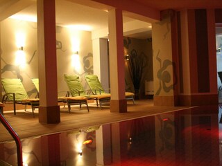 Vitalis Spa mit Farblichtpool