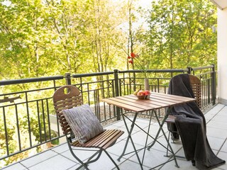 z.T. mit Balkon/Terrasse