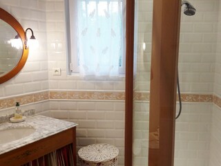 ... with an en-suite bathroom.
