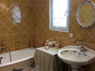 Bath with tub