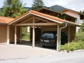 Carport, rechter Teil zur Benutzung.